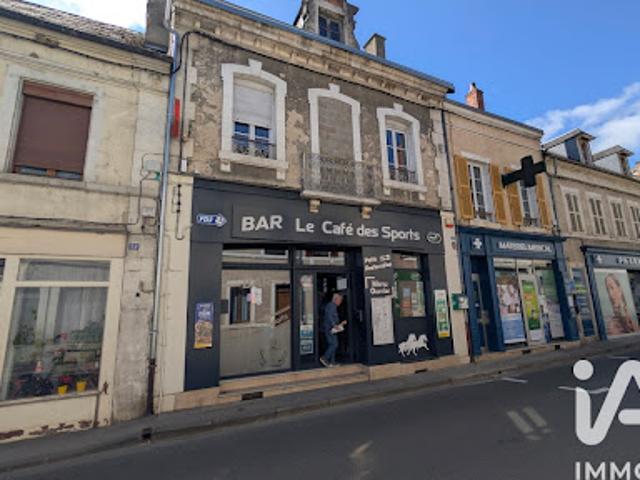 Local Commercial vente à Saint-Amand-Montrond, Châteauneuf-sur-cher
