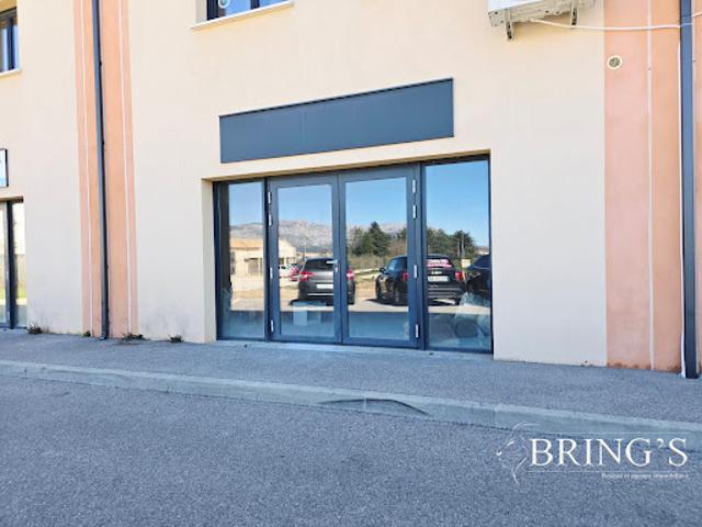Local Commercial vente à Brignoles, Pourrières