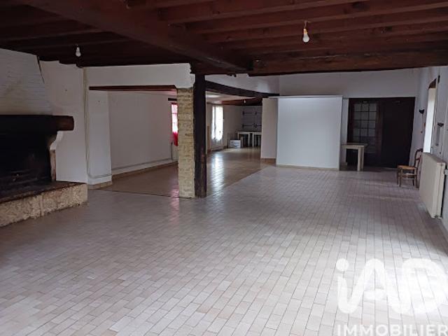 Local Commercial vente à Montmorillon, Usson-du-poitou