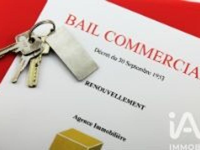 Local Commercial vente à Fontainebleau