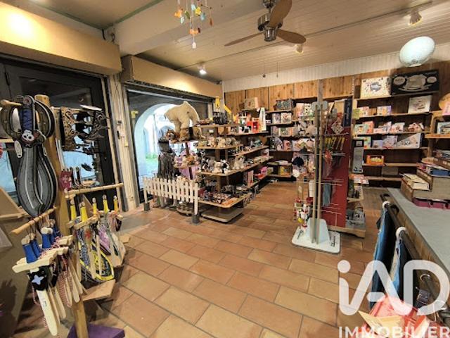 Local Commercial vente à Nîmes, Uzès