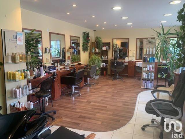 Local Commercial vente à Versailles, Châteaufort