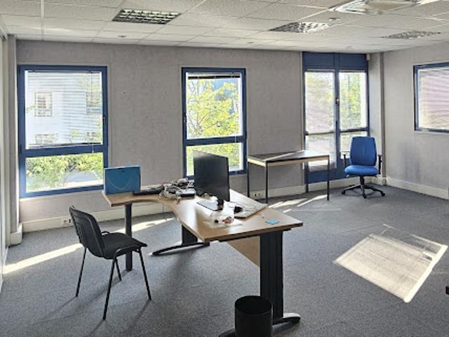 Local Commercial vente à Saint-Germain-en-Laye, Croissy-sur-seine