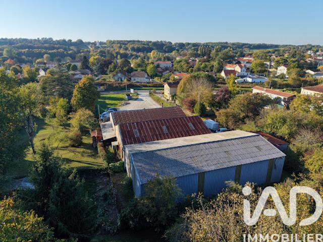 Local Commercial vente à Confolens, Chasseneuil-sur-bonnieure