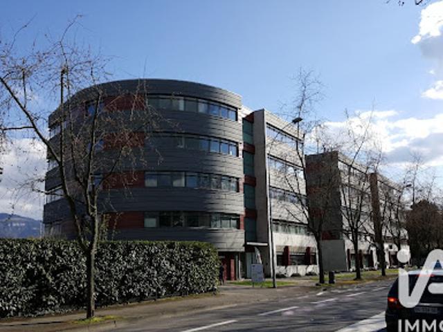 Local Commercial vente à Saint-Julien-en-Genevois, Saint-julien-en-genevois