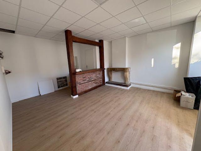 Local Commercial vente à Bourg-en-Bresse, Chalamont