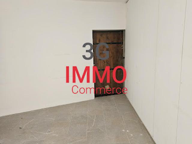 Local Commercial vente à Nîmes, Uzès