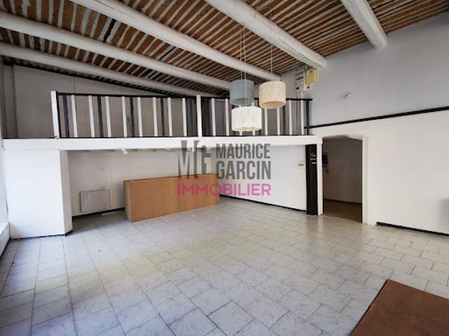 Local Commercial vente à Apt, Cavaillon