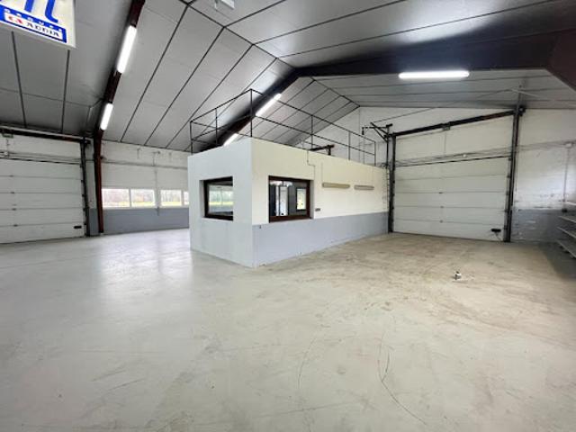 Local Commercial vente à Dieppe, Ferrières-en-bray