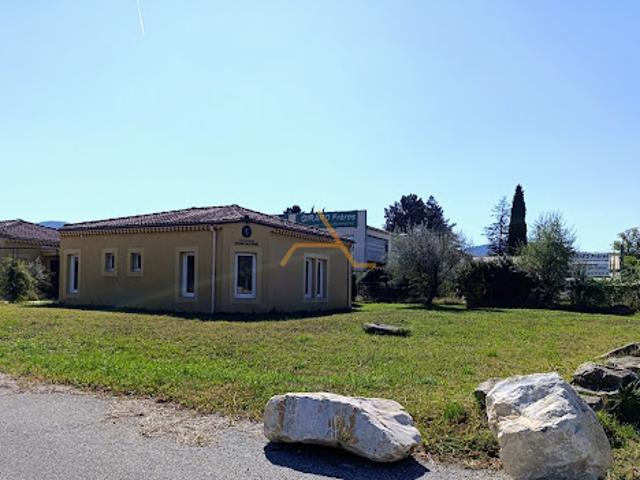 Local Commercial vente à La Bégude-de-mazenc