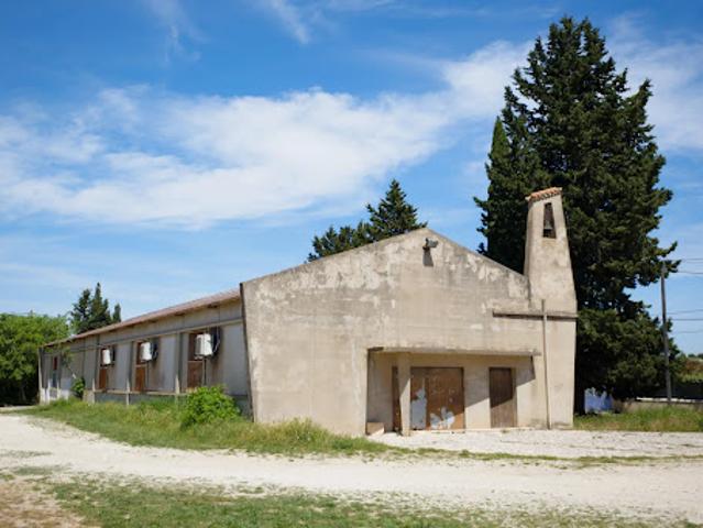 Local Commercial vente à Nîmes, Beaucaire