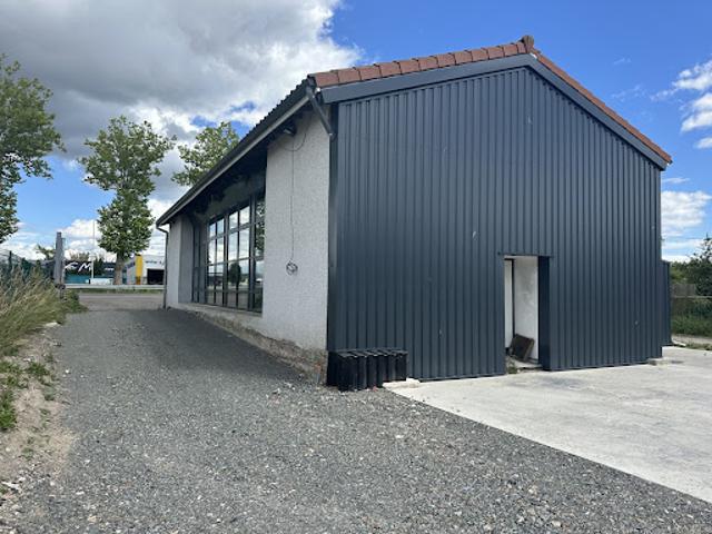Local Commercial vente à La Noaille, Feurs