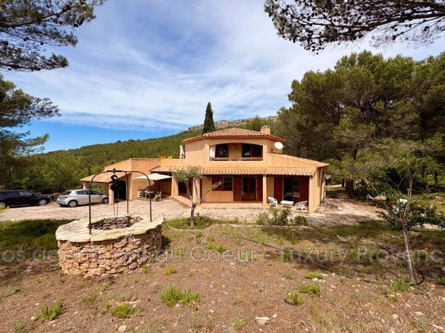 Maison vente à Aix-en-Provence, Châteauneuf-le-rouge