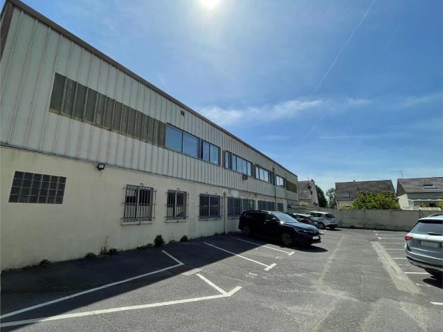 Local Commercial vente à Pontoise, Eragny