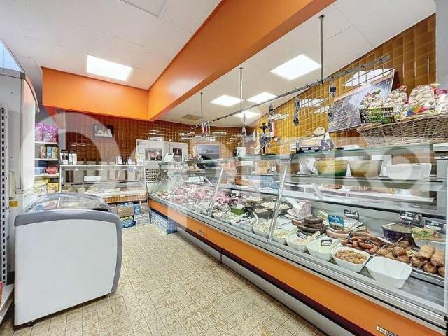 Local Commercial vente à Clermont, Oise