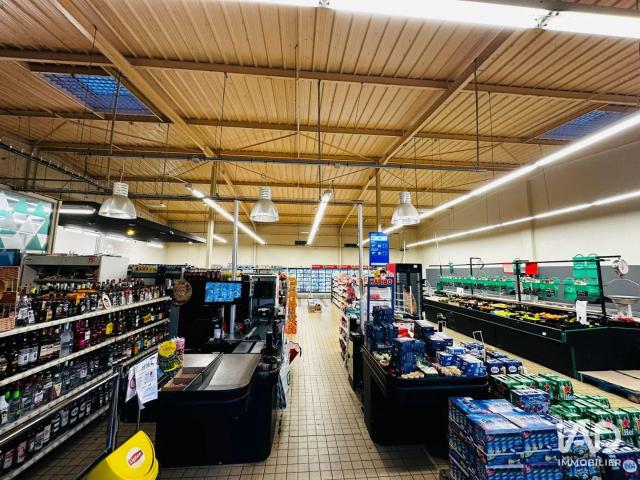 Local Commercial vente à Montluçon