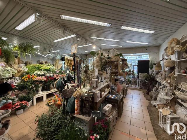 Local Commercial vente à Jonzac, Mirambeau