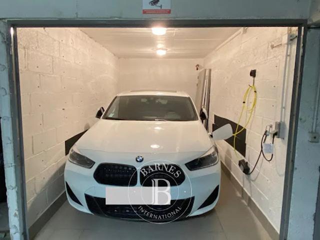 Garage vente à Paris, Île-de-France