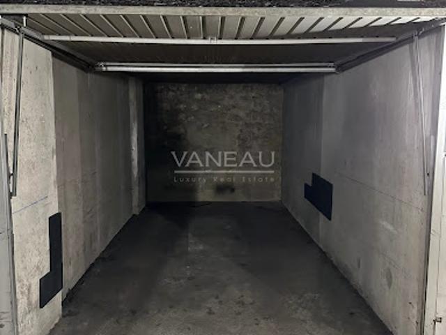 Garage vente à Paris, Île-de-France