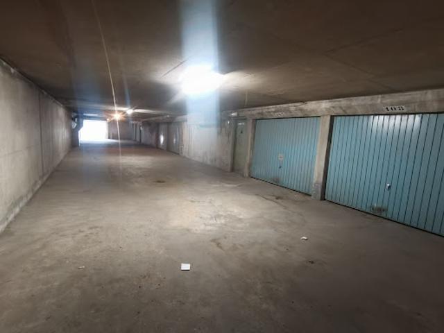 Garage vente à Paris, Île-de-France