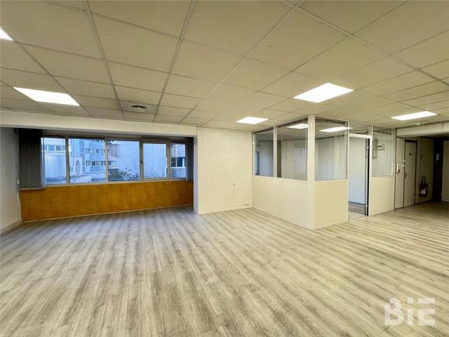 Bureau vente à Bordeaux