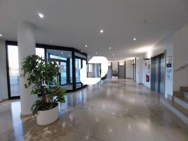 Bureau vente à Coignières, Yvelines
