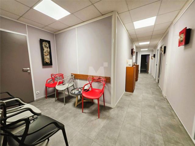 Bureau vente à Évry, Petit-bourg