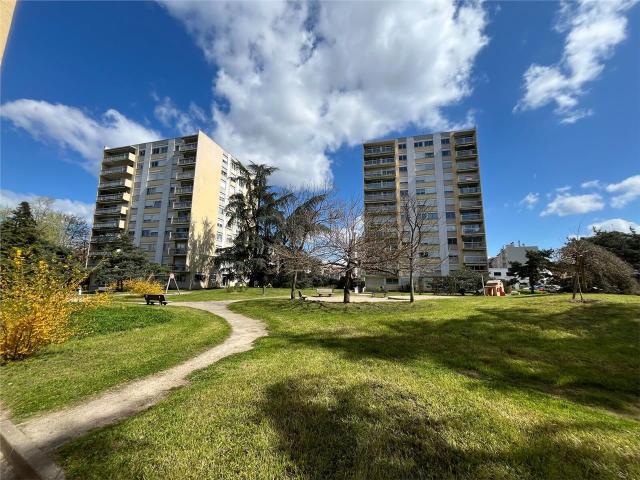 Bureau vente à Lyon, Métropole de Lyon