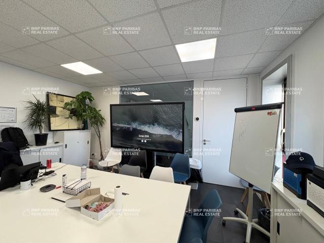 Bureau vente à Versailles, Montigny-le-bretonneux
