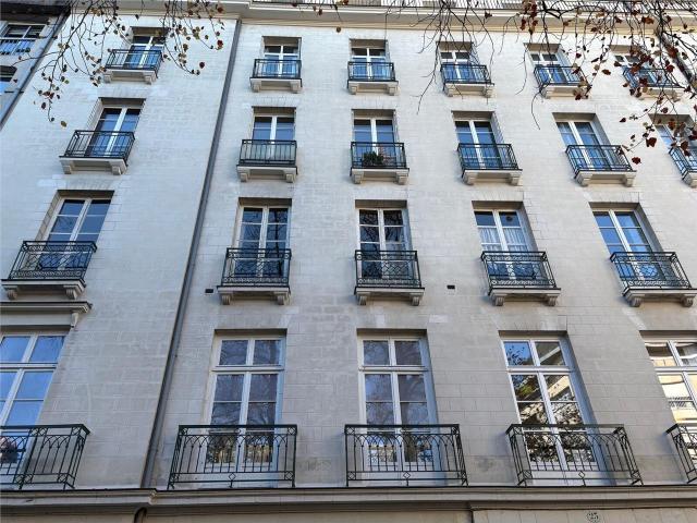Bureau vente à Nantes