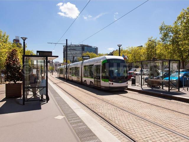 Bureau vente à Nantes