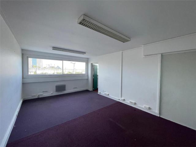 Bureau vente à Paris 19e Arrondissement, Paris