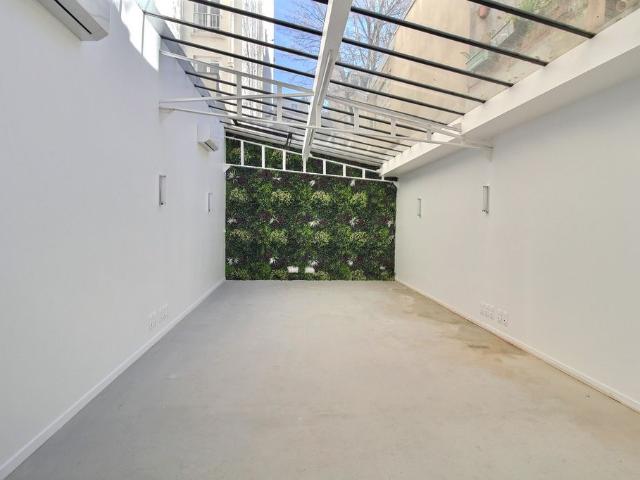 Bureau vente à Paris 20e Arrondissement, Paris