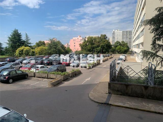 Bureau vente à Lyon, Métropole de Lyon