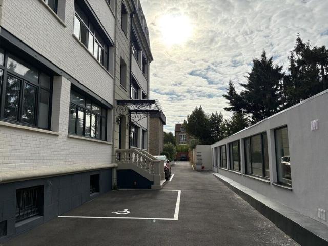 Bureau vente à Le Parc Saint-Maur, Saint-Maur-des-Fossés