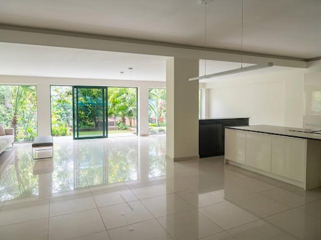 Bureau vente à Arrondissement de Draguignan, Fréjus