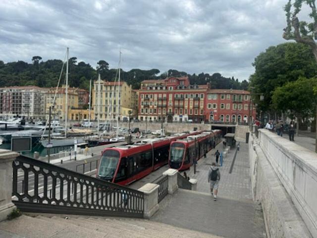 Bureau vente à Nice
