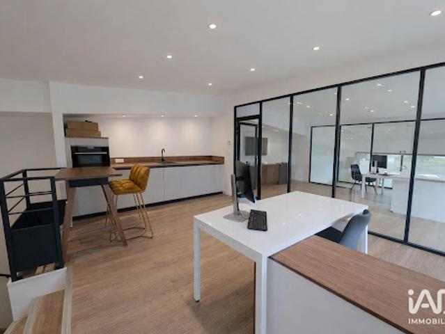 Bureau vente à Arles, La Salle Les Alpes