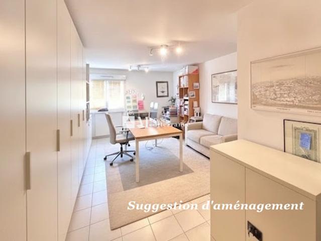Bureau vente à Grimaud, Var