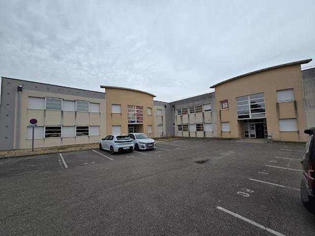 Bureau vente à Cour St Sauveur, Nevers