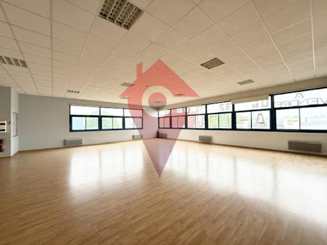 Bureau vente à Orgeval, Yvelines