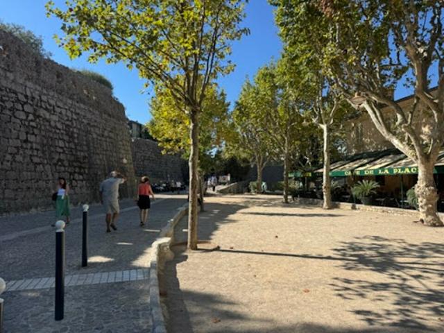 Bureau vente à Saint-Paul-de-Vence, Alpes-Maritimes