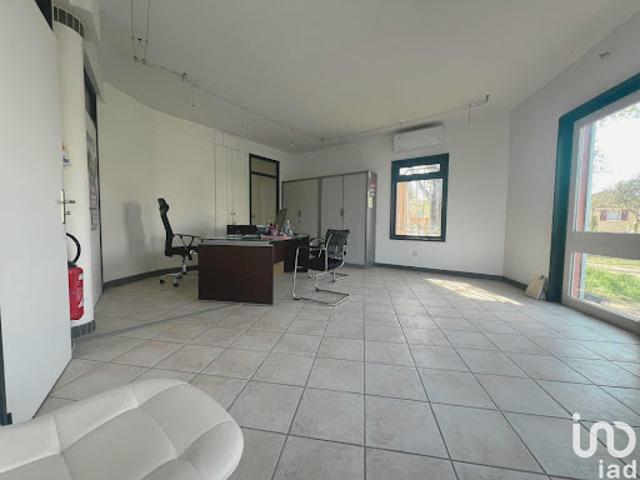 Bureau vente à Apt, Pertuis