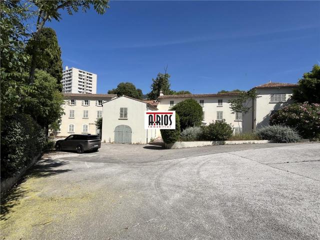 Bureau vente à Arrondissement de Toulon, Toulon