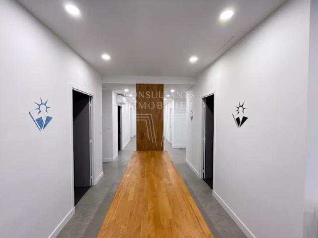 Bureau vente à Paris 15e Arrondissement, Paris