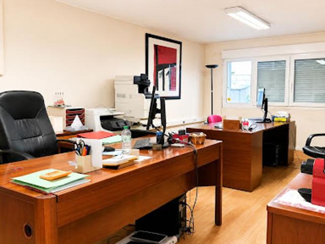 Bureau vente à Évry, Petit-bourg
