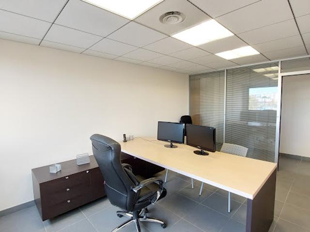 Bureau vente à Nîmes