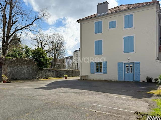 Bureau vente à Pau