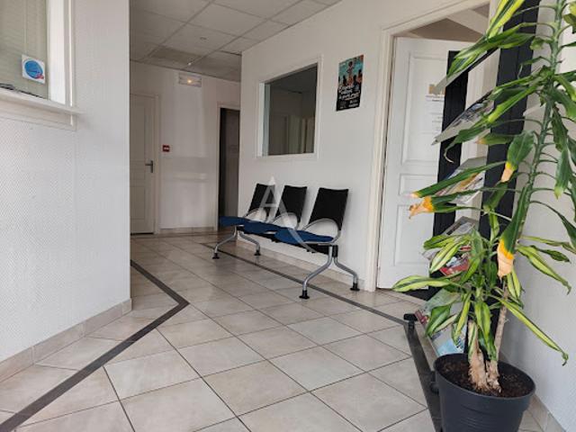 Bureau vente à Saintes