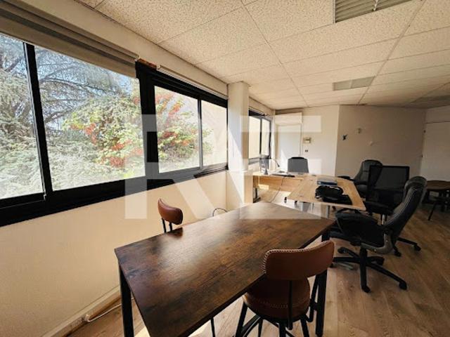 Bureau vente à Ville Active, Nîmes